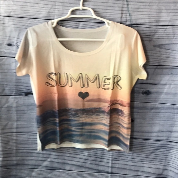 ✅3X Host Pick✅ Summer Print Crop Tee, Medium - Picture 2 of 7